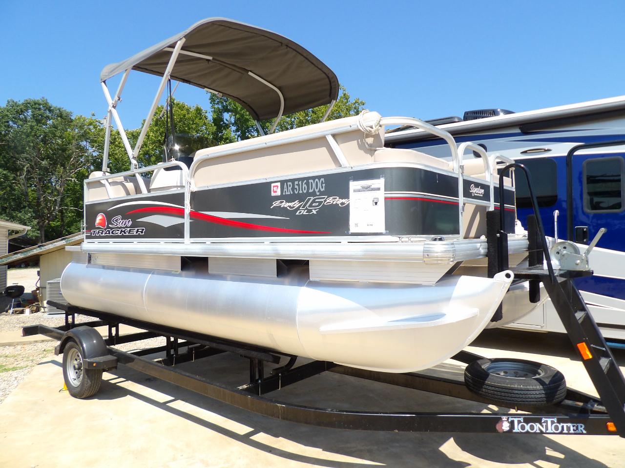 2015 Sun Tracker Party Barge 16 DLX - Trailer Not Included