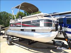 2015 Sun Tracker Party Barge 