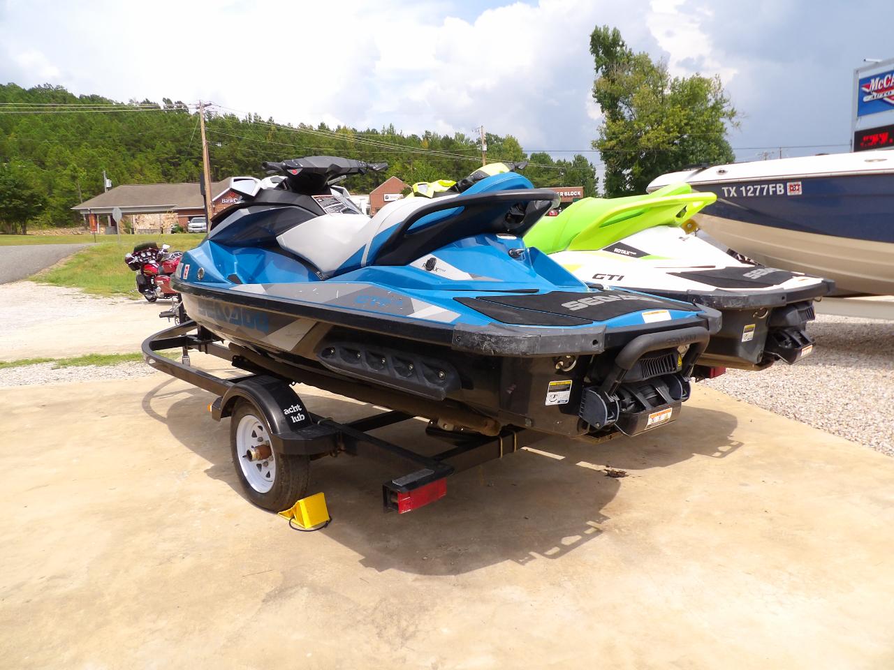 Yacht Club Watercraft  2010