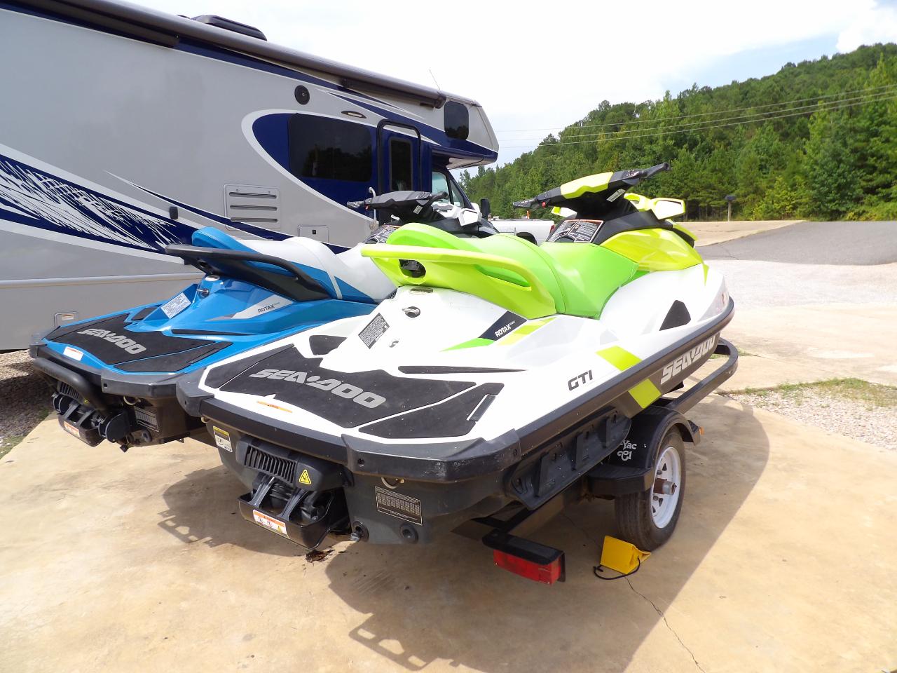 Yacht Club Watercraft  2010