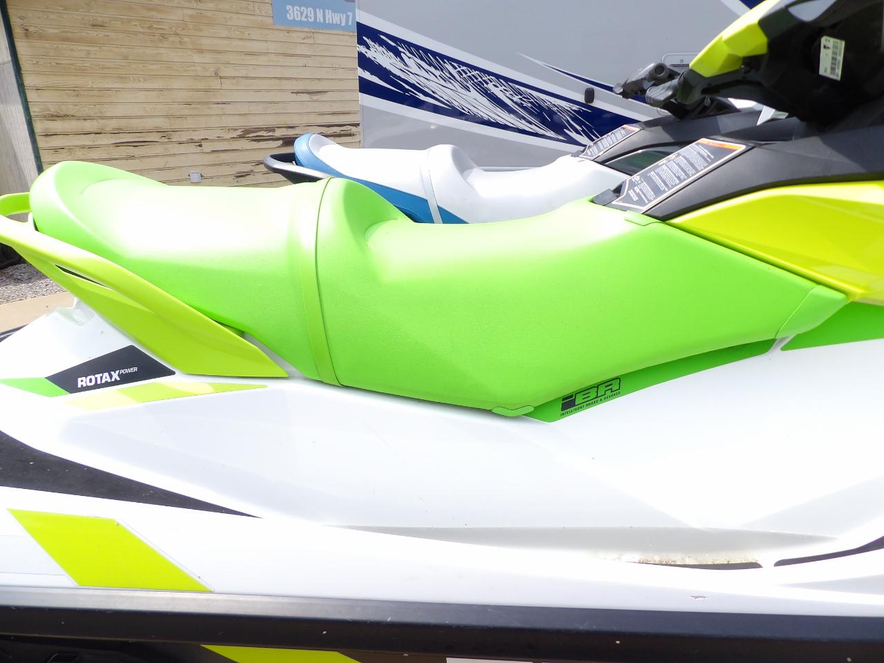 Yacht Club Watercraft  2010