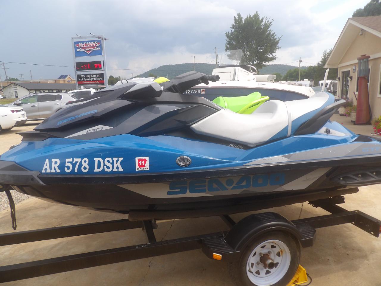 Yacht Club Watercraft  2010