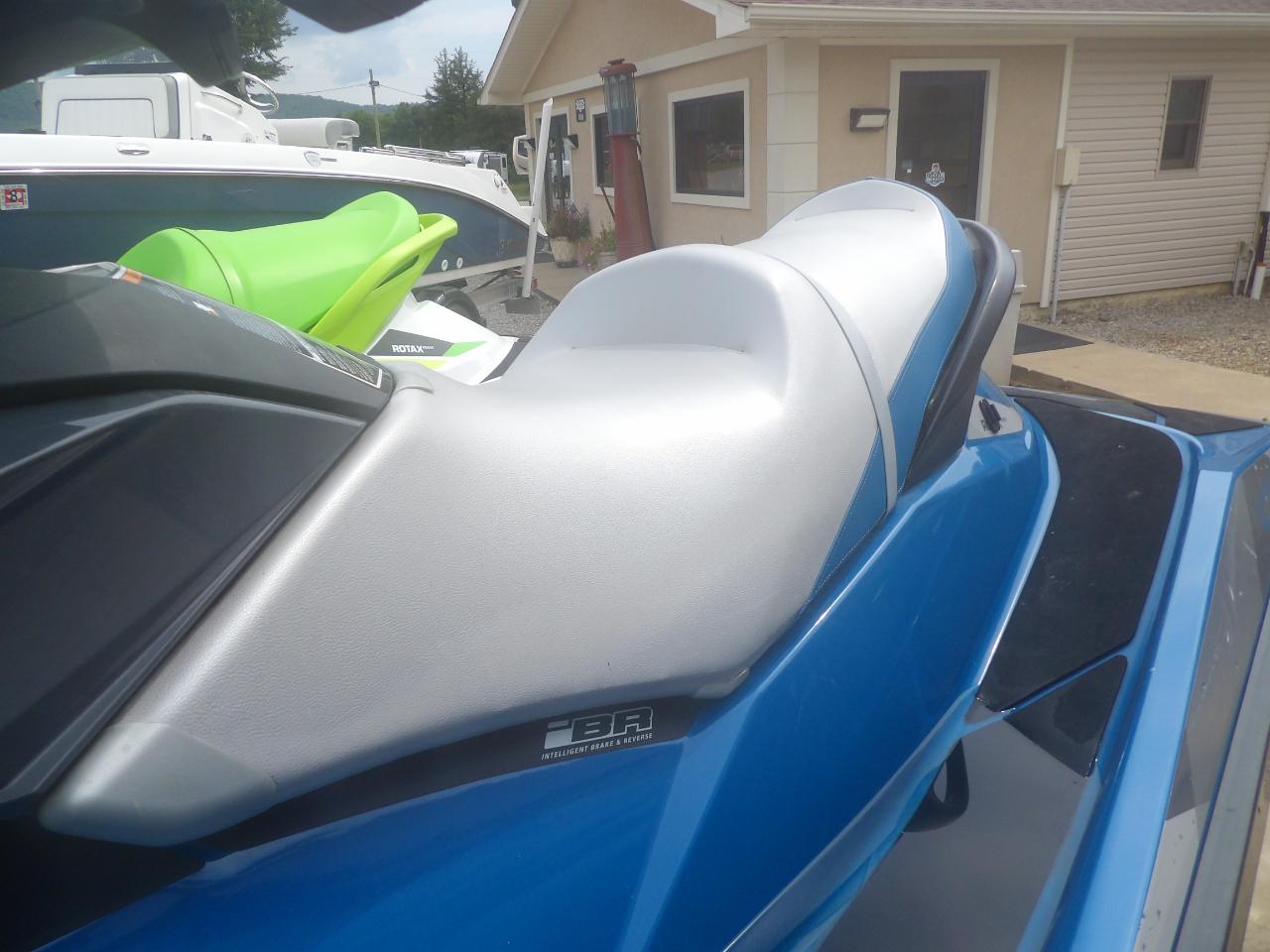 Yacht Club Watercraft  2010