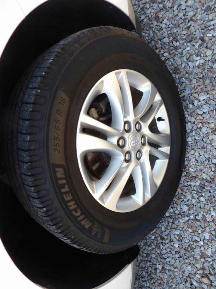 Buick Enclave FWD 4dr Essence 2020