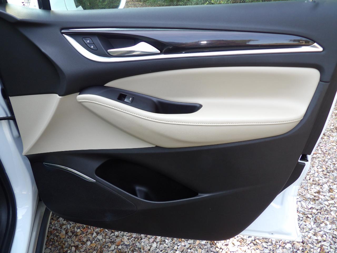 Buick Enclave FWD 4dr Essence 2020
