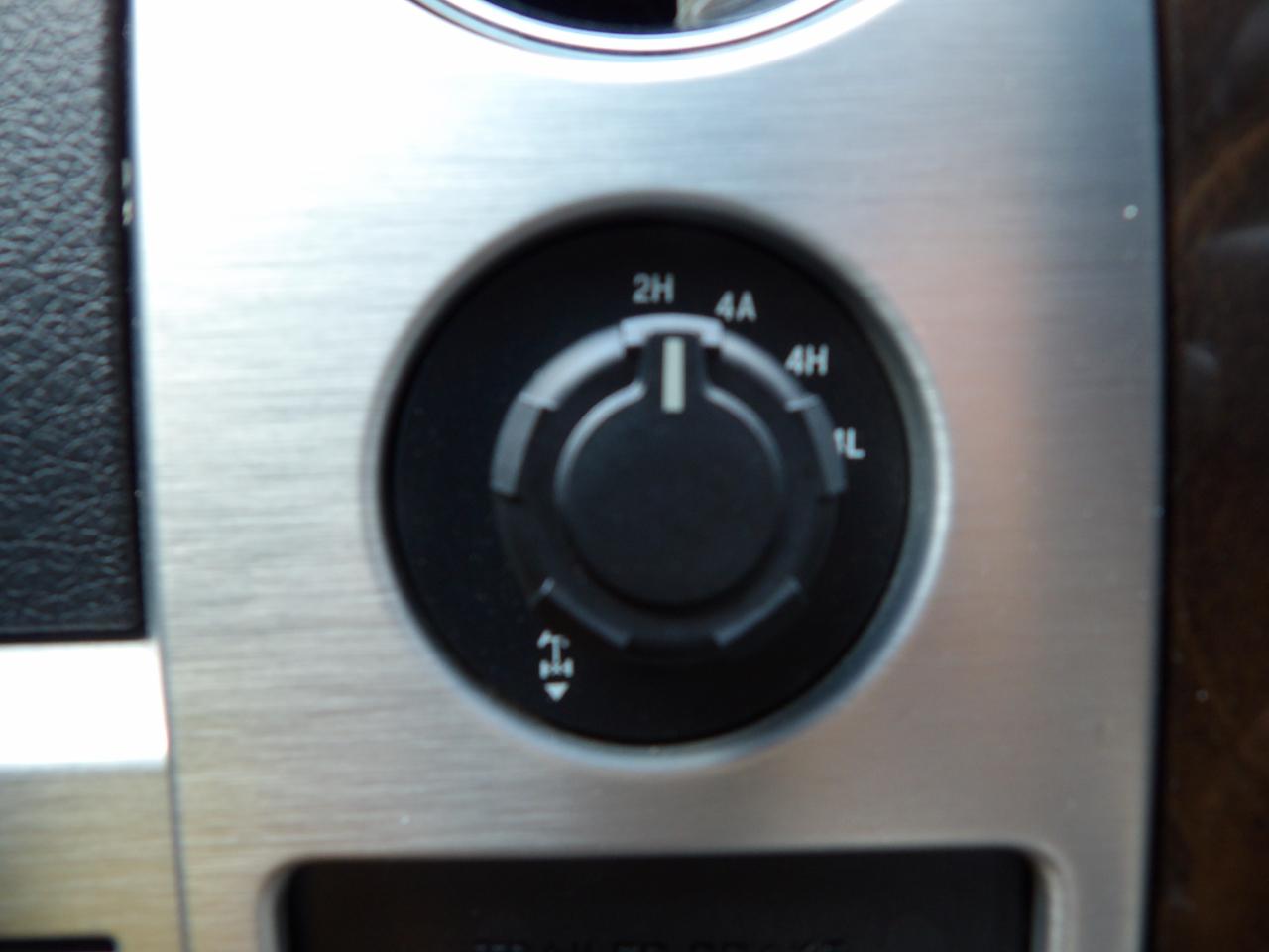 Ford F-150 4WD SuperCrew 145" Platinum 2014