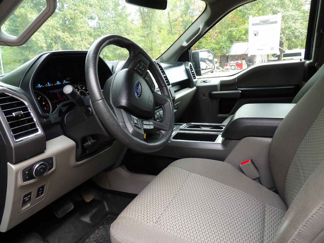 Ford F-150 2WD SuperCab 145" XLT 2015