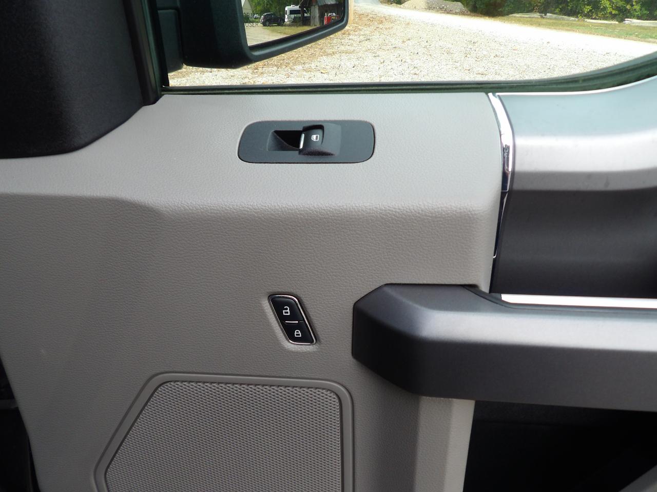 Ford F-150 2WD SuperCab 145" XLT 2015