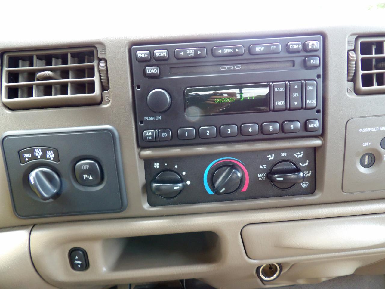 Ford Super Duty F-250 Supercab 158" Lariat 4WD 2004