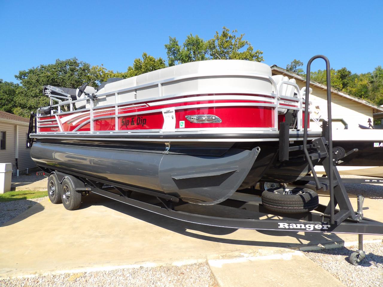 2021 Ranger Boats 223FC Tri-Toon with 150hp Mercury Outboard