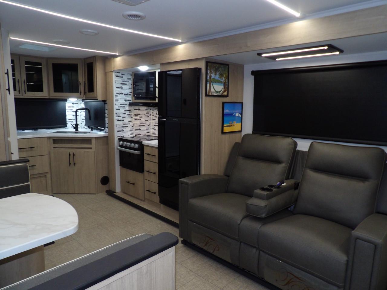 Grand Design Imagine XLS  2025