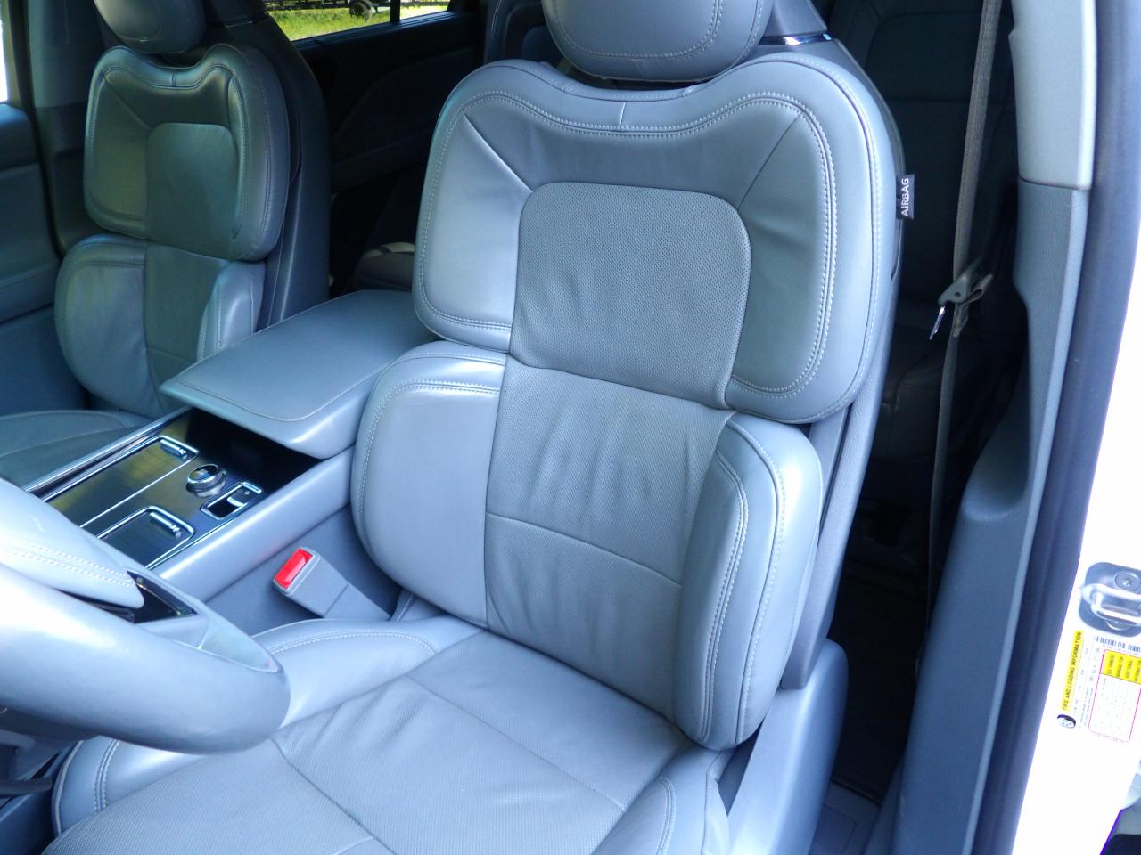Lincoln Aviator photo 18