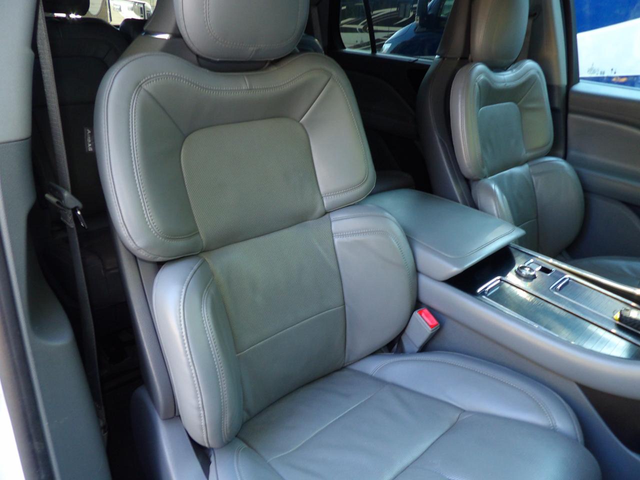 Lincoln Aviator photo 30
