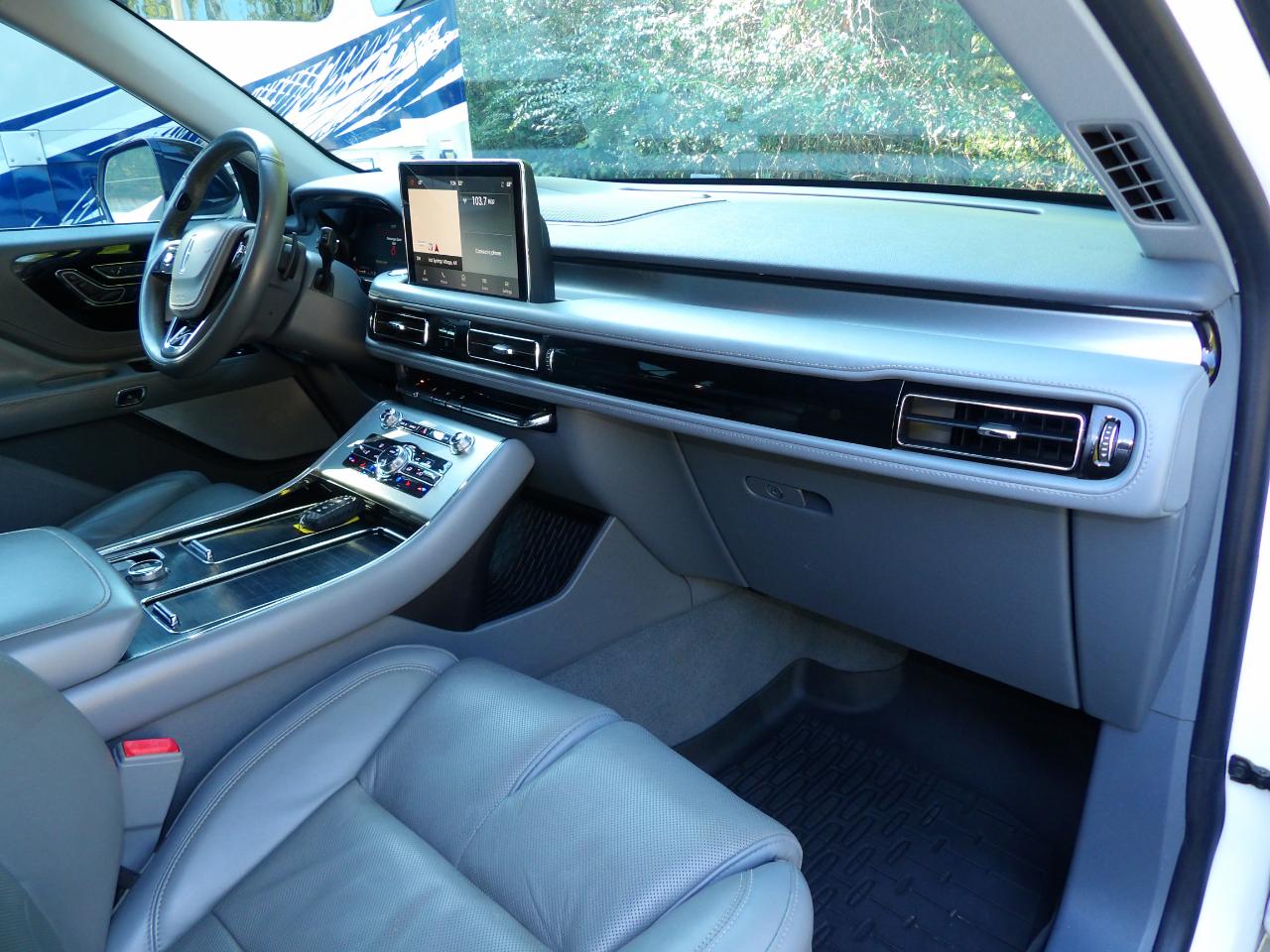 Lincoln Aviator photo 32