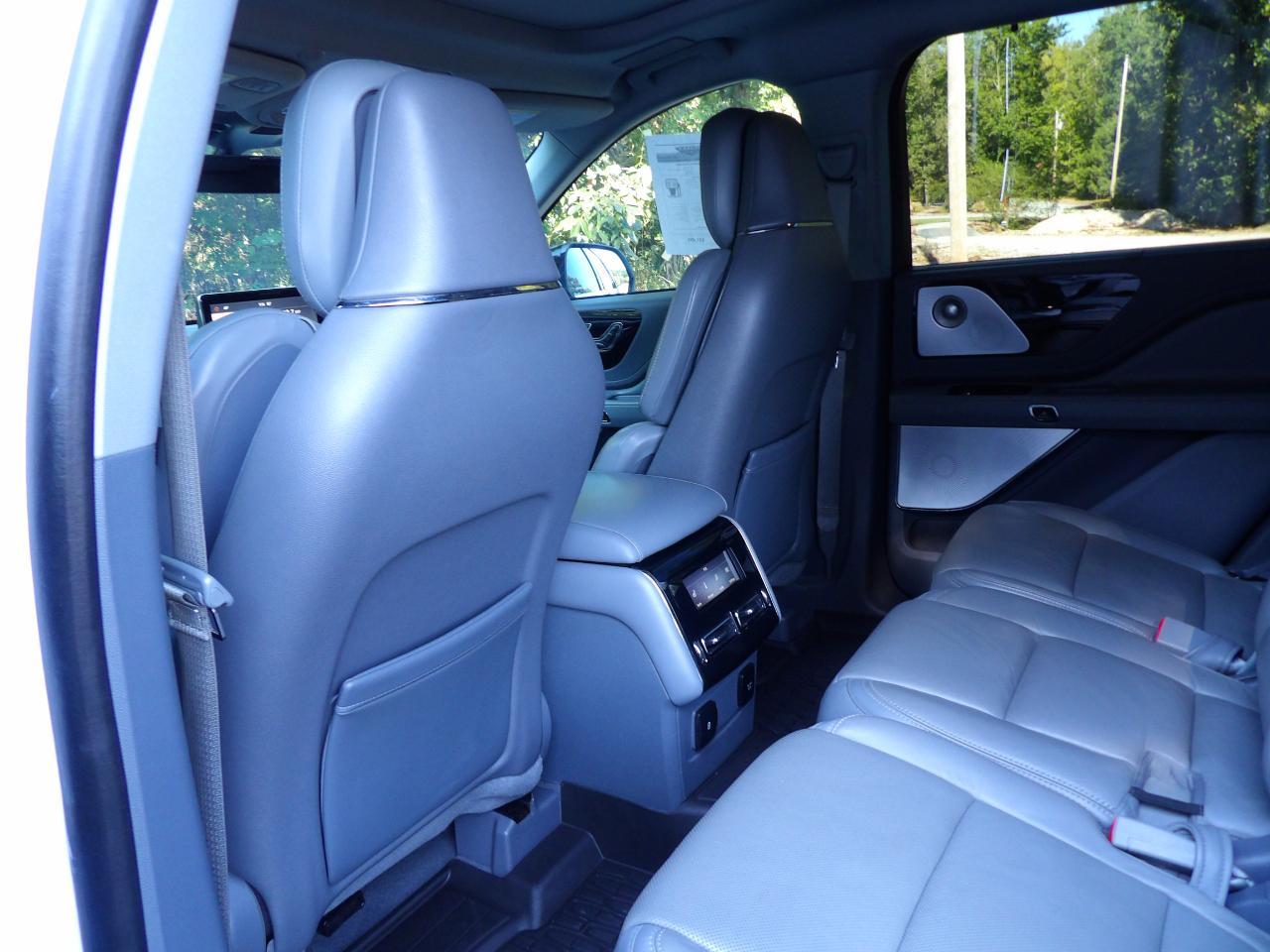 Lincoln Aviator photo 36