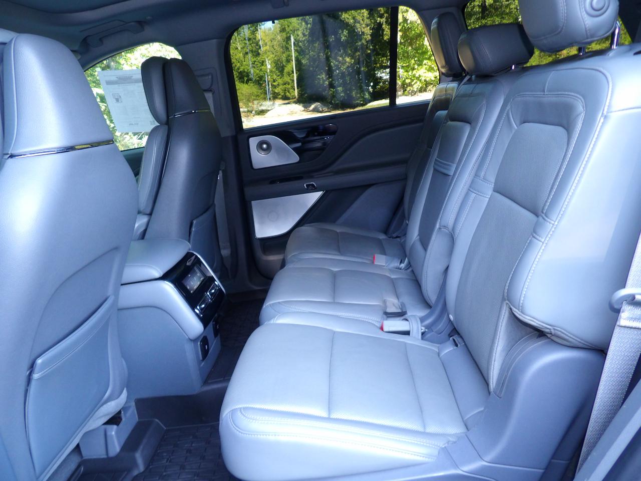 Lincoln Aviator photo 37
