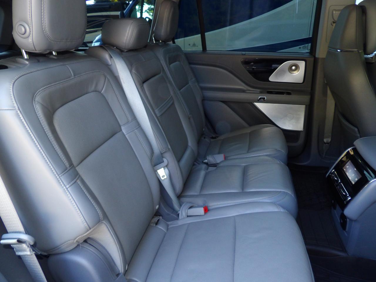 Lincoln Aviator photo 44