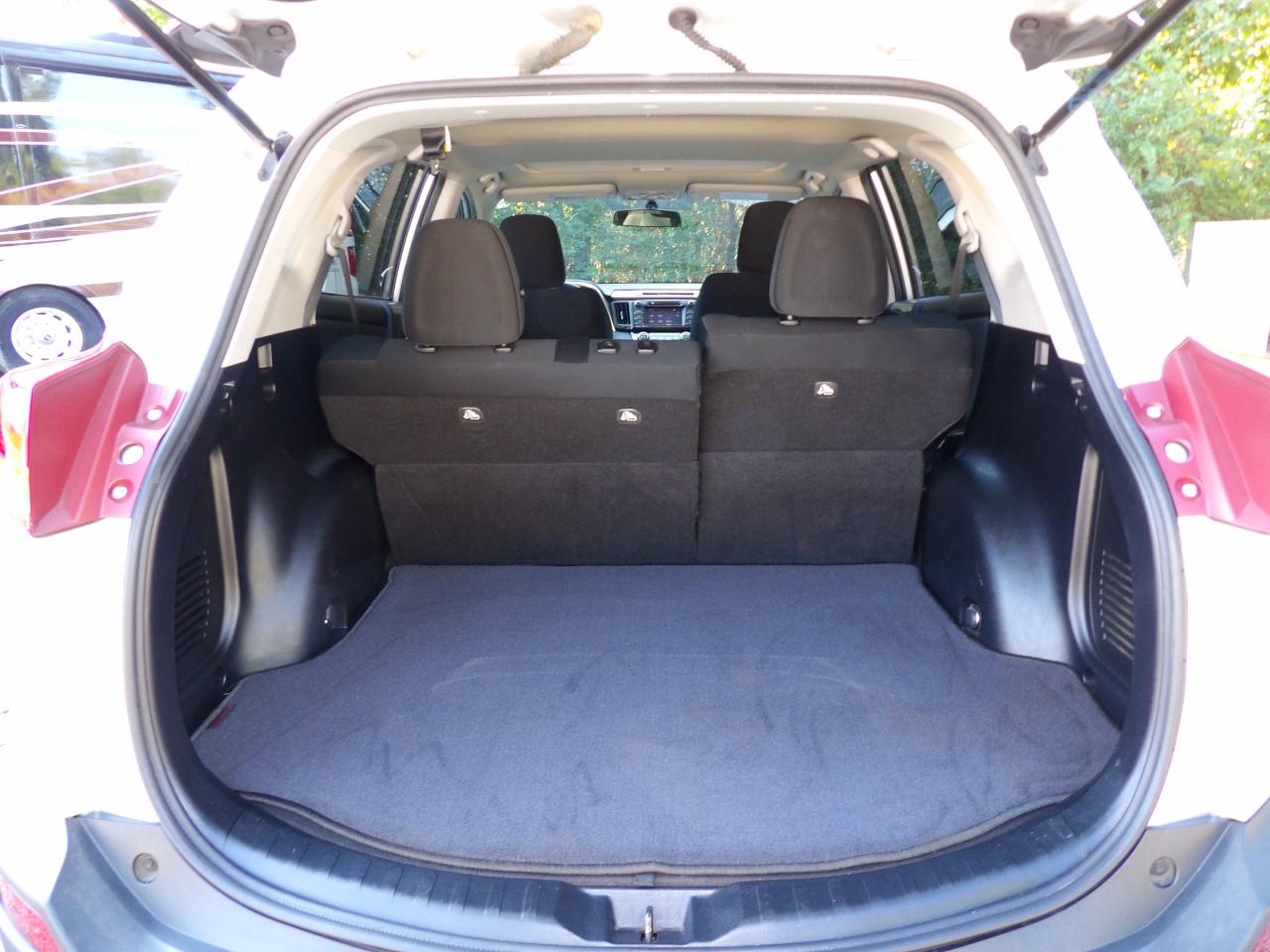 Toyota RAV4 FWD 4dr XLE (Natl) 2015