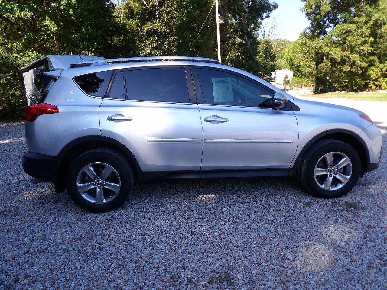 Toyota RAV4 FWD 4dr XLE (Natl) 2015