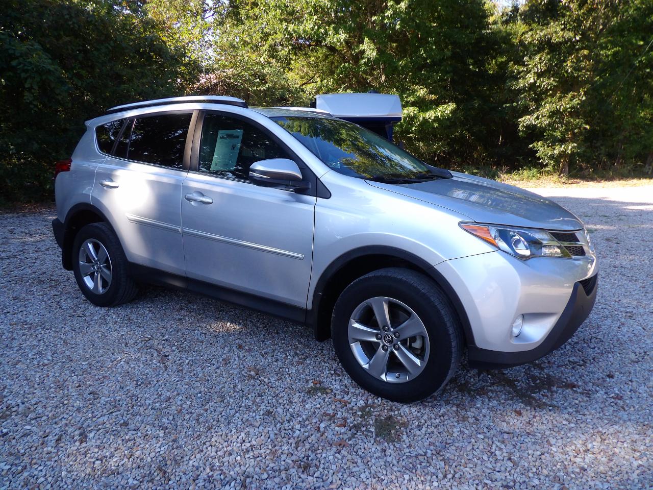 Toyota RAV4 FWD 4dr XLE (Natl) 2015