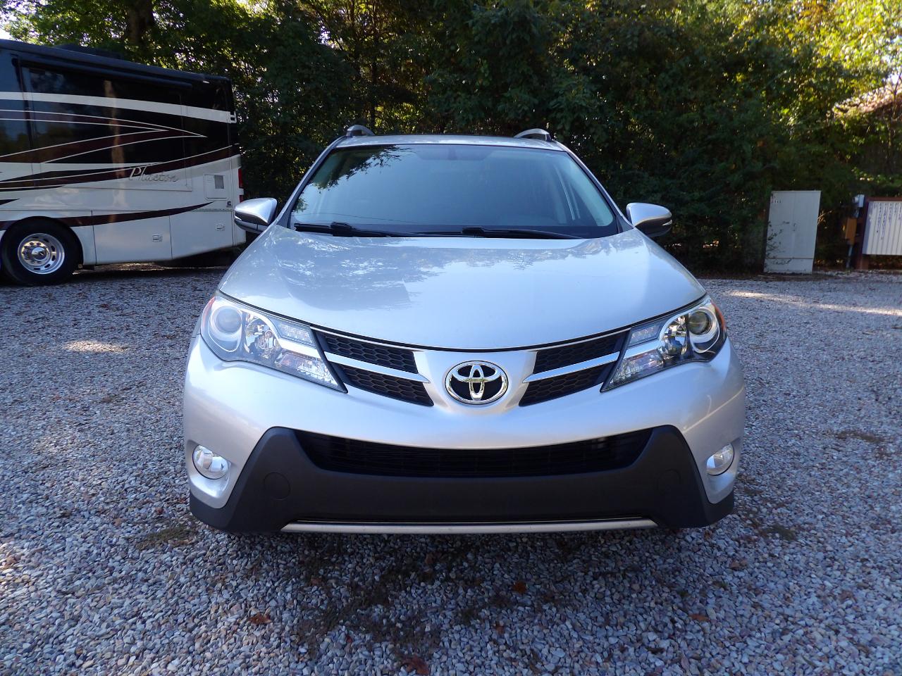 Toyota RAV4 FWD 4dr XLE (Natl) 2015