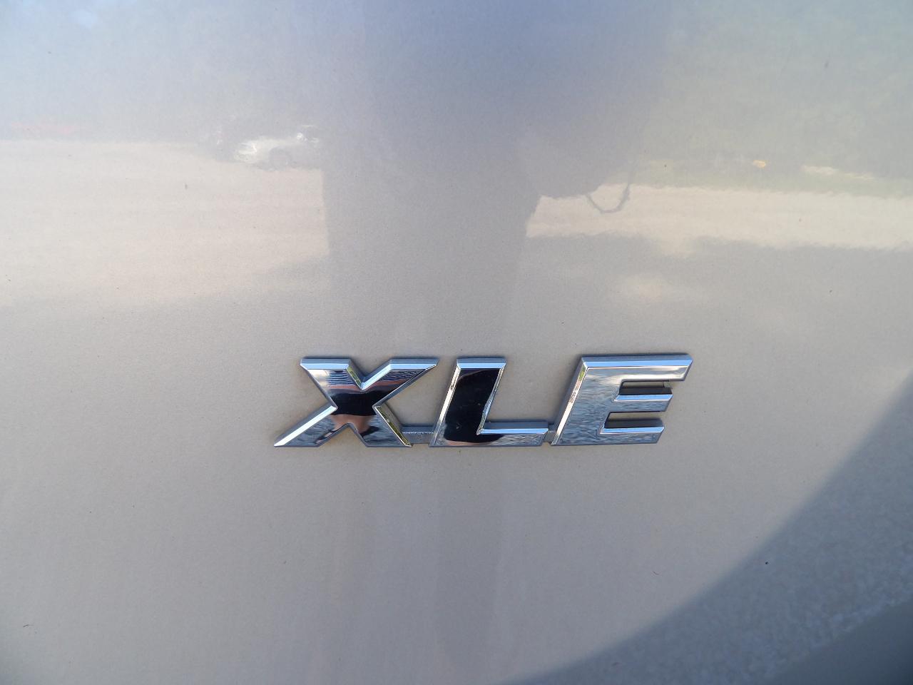 Toyota RAV4 FWD 4dr XLE (Natl) 2015