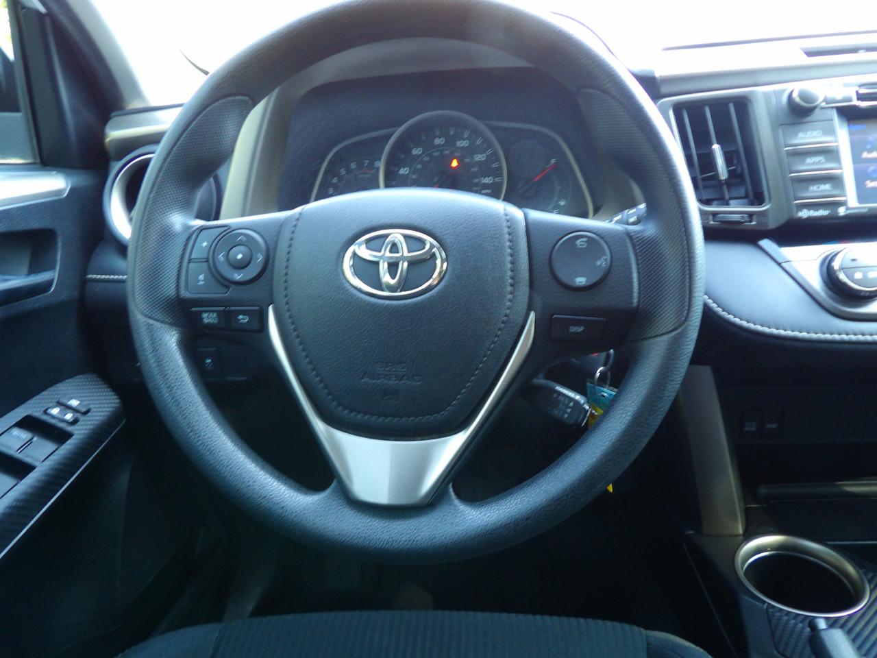 Toyota RAV4 FWD 4dr XLE (Natl) 2015