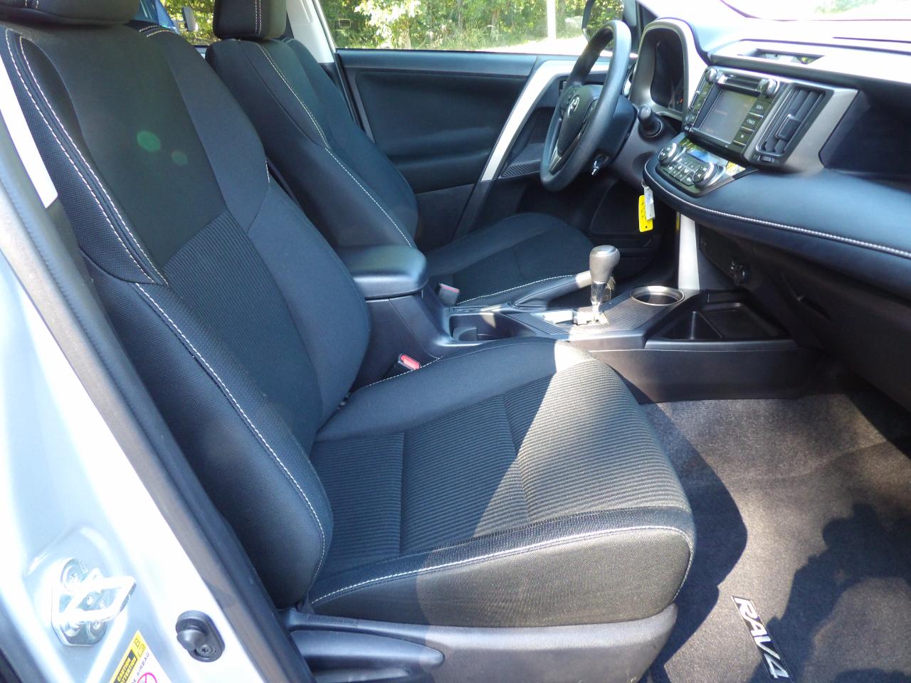 Toyota RAV4 FWD 4dr XLE (Natl) 2015