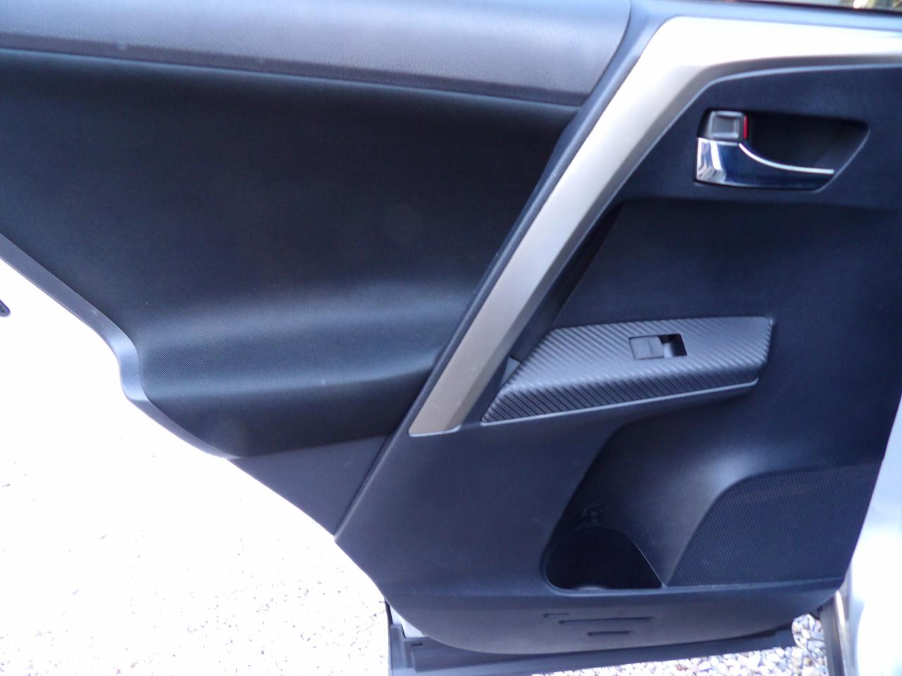 Toyota RAV4 FWD 4dr XLE (Natl) 2015