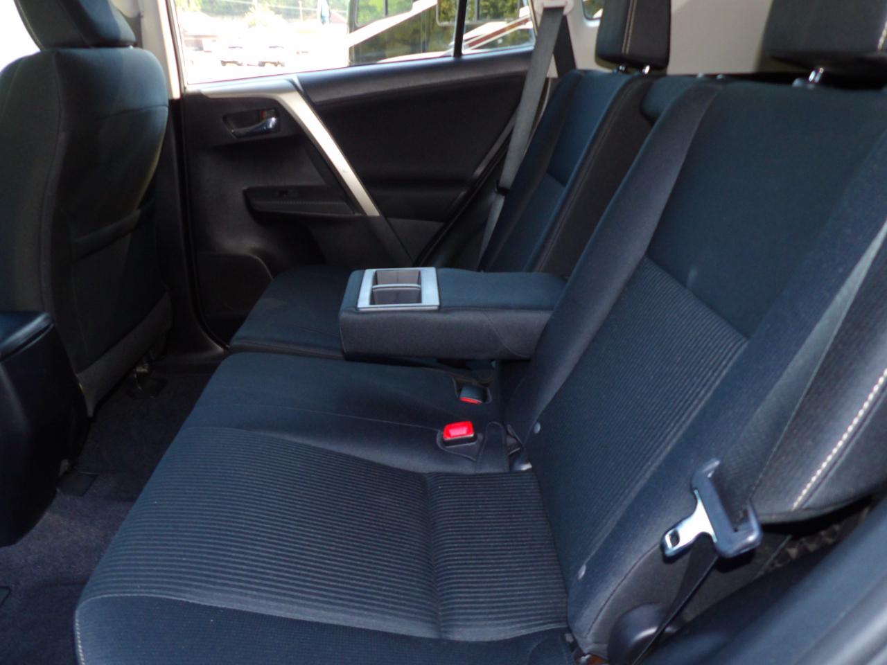 Toyota RAV4 FWD 4dr XLE (Natl) 2015