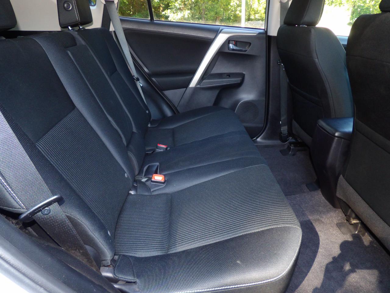Toyota RAV4 FWD 4dr XLE (Natl) 2015
