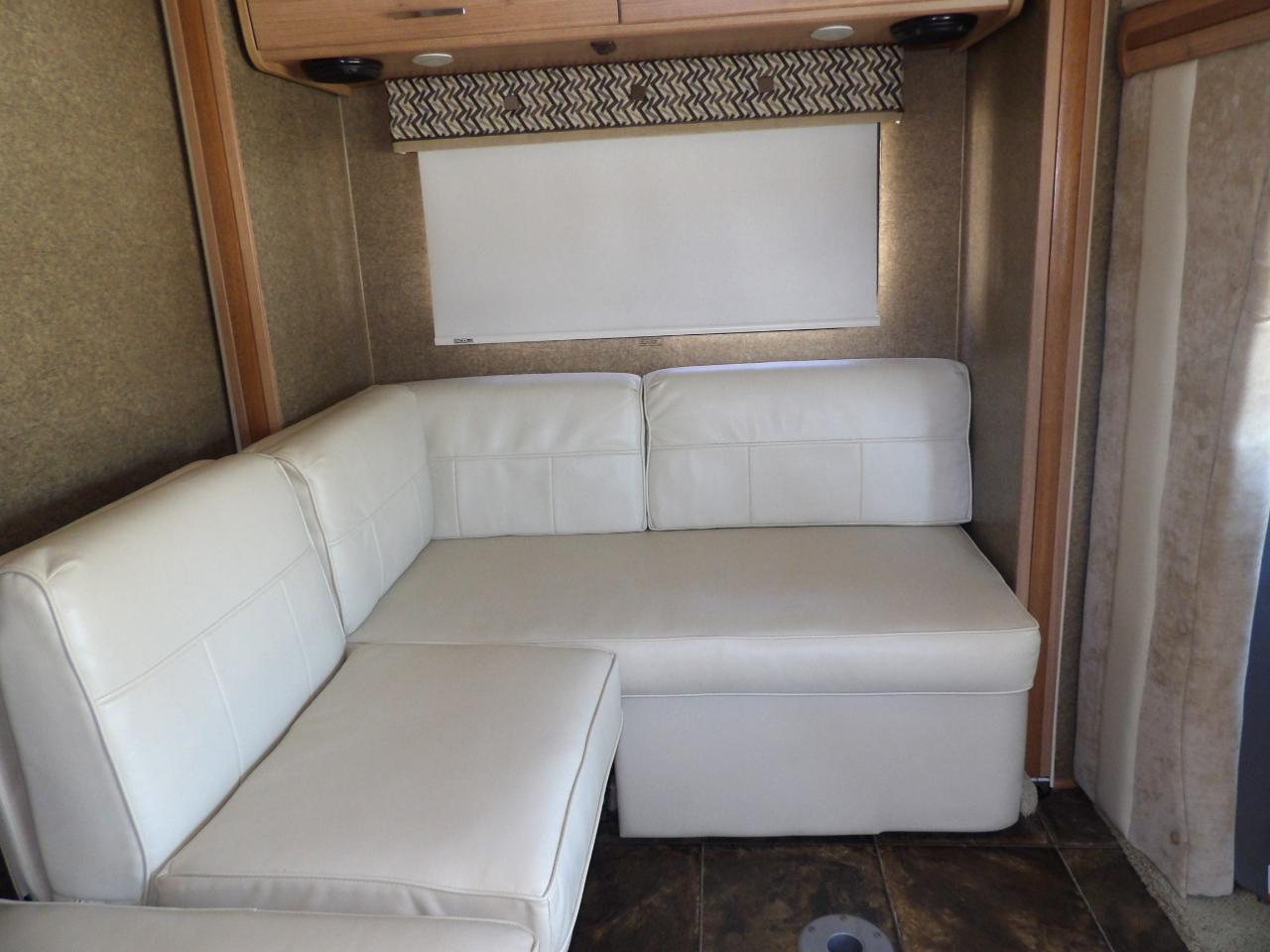 Itasca Navion  2012