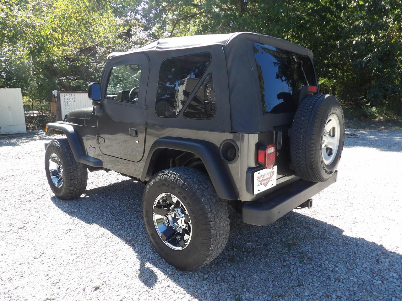 Jeep Wrangler photo 3