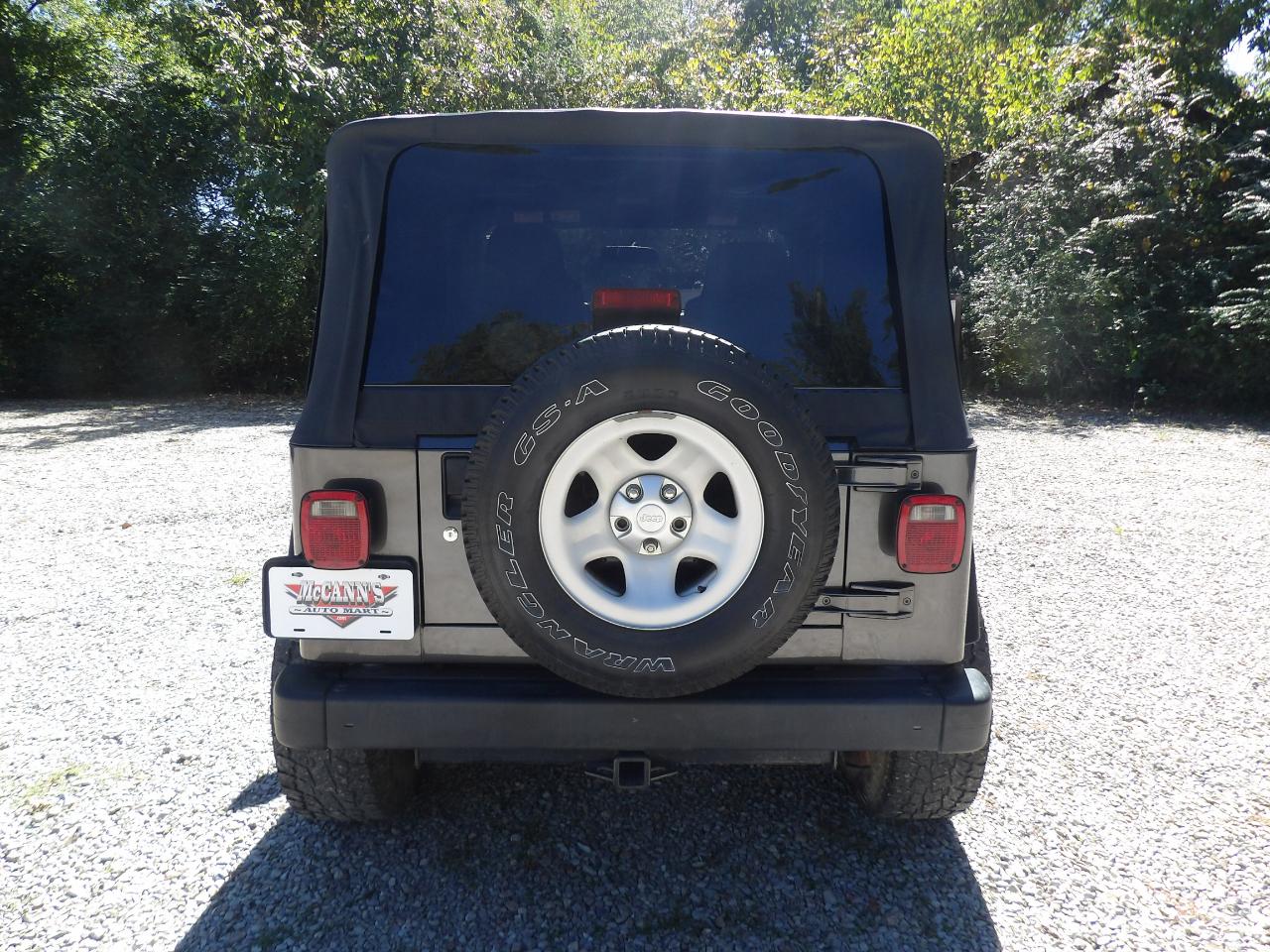 Jeep Wrangler photo 4