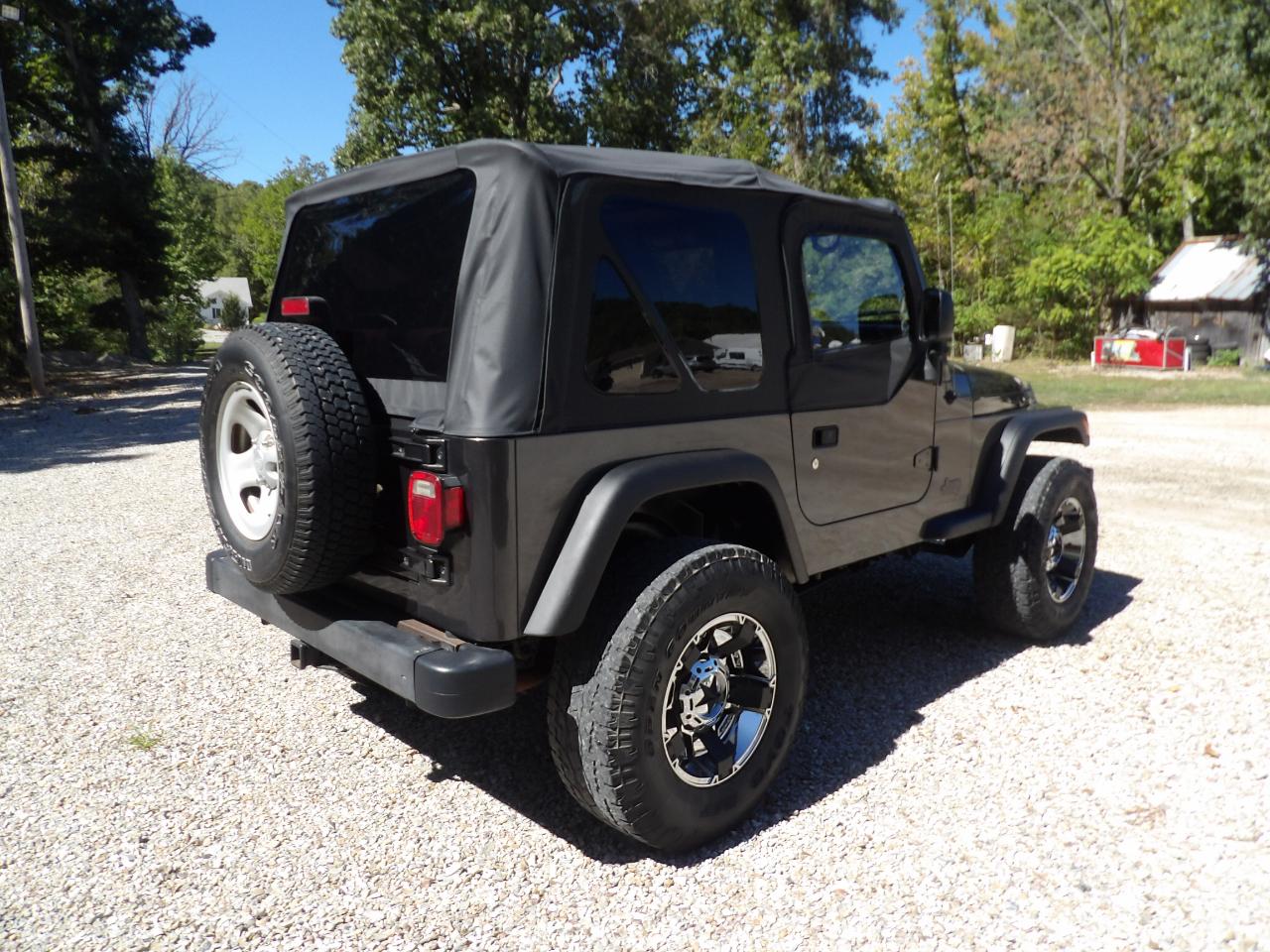Jeep Wrangler photo 7