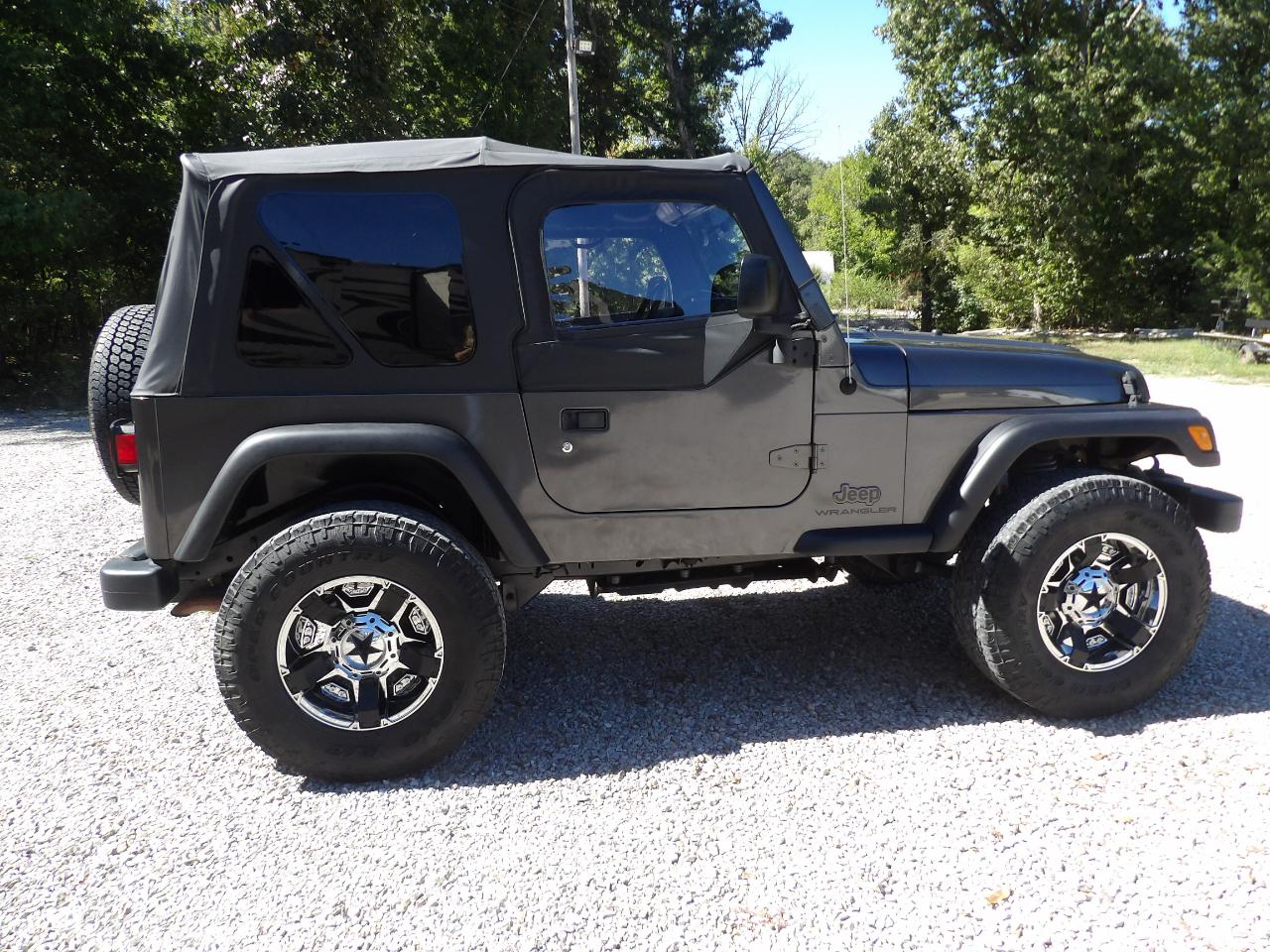 Jeep Wrangler photo 8