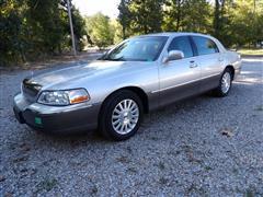 2003 Lincoln Town Car 