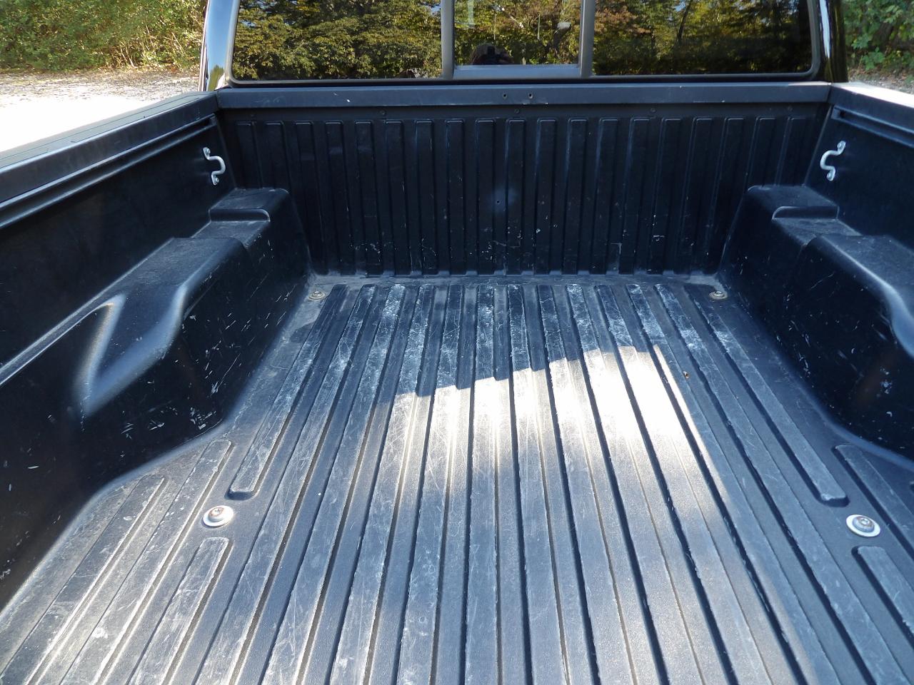 Toyota Tacoma 2WD SR Double Cab 5' Bed I4 AT (Natl) 2021