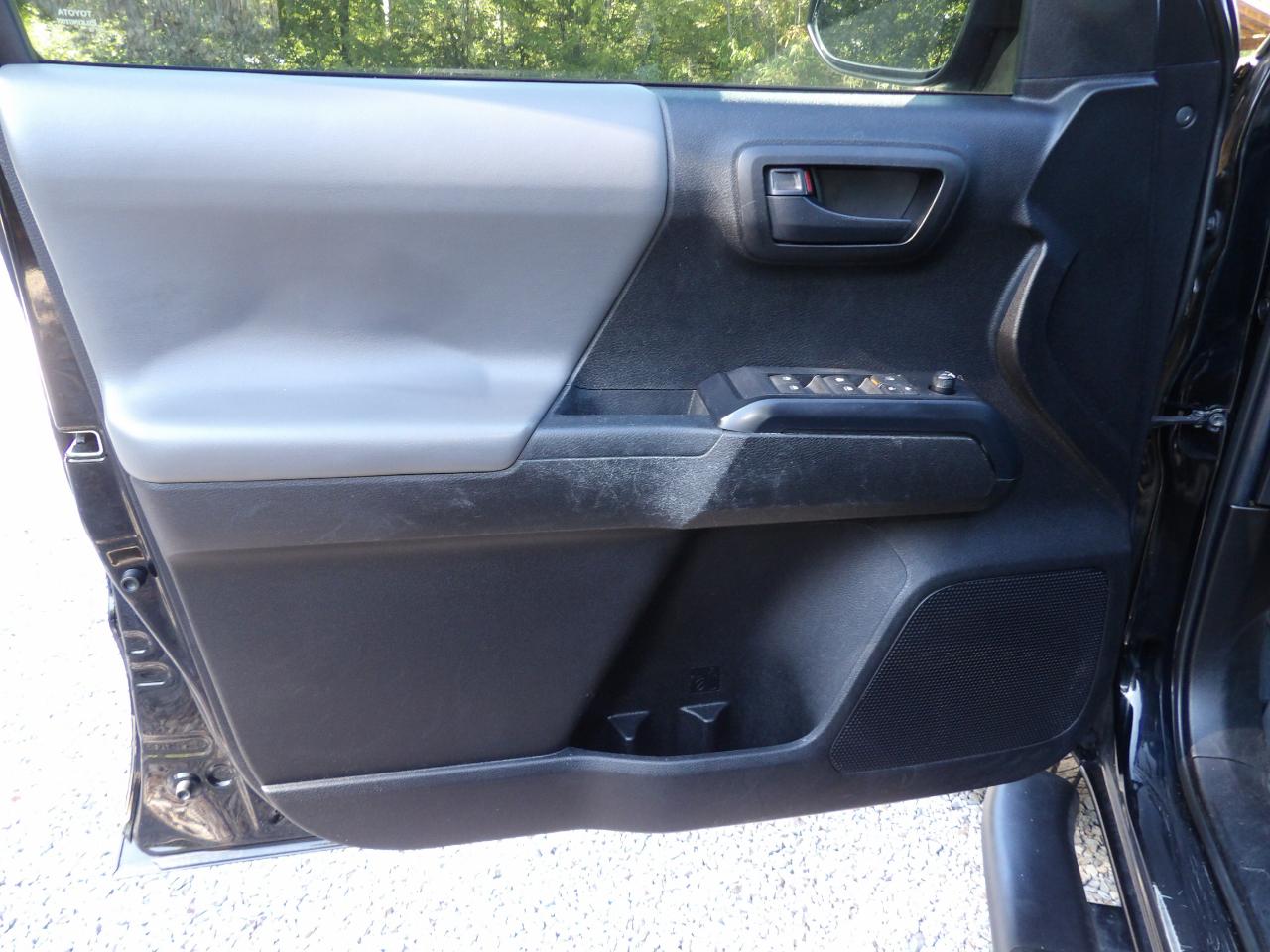 Toyota Tacoma 2WD SR Double Cab 5' Bed I4 AT (Natl) 2021