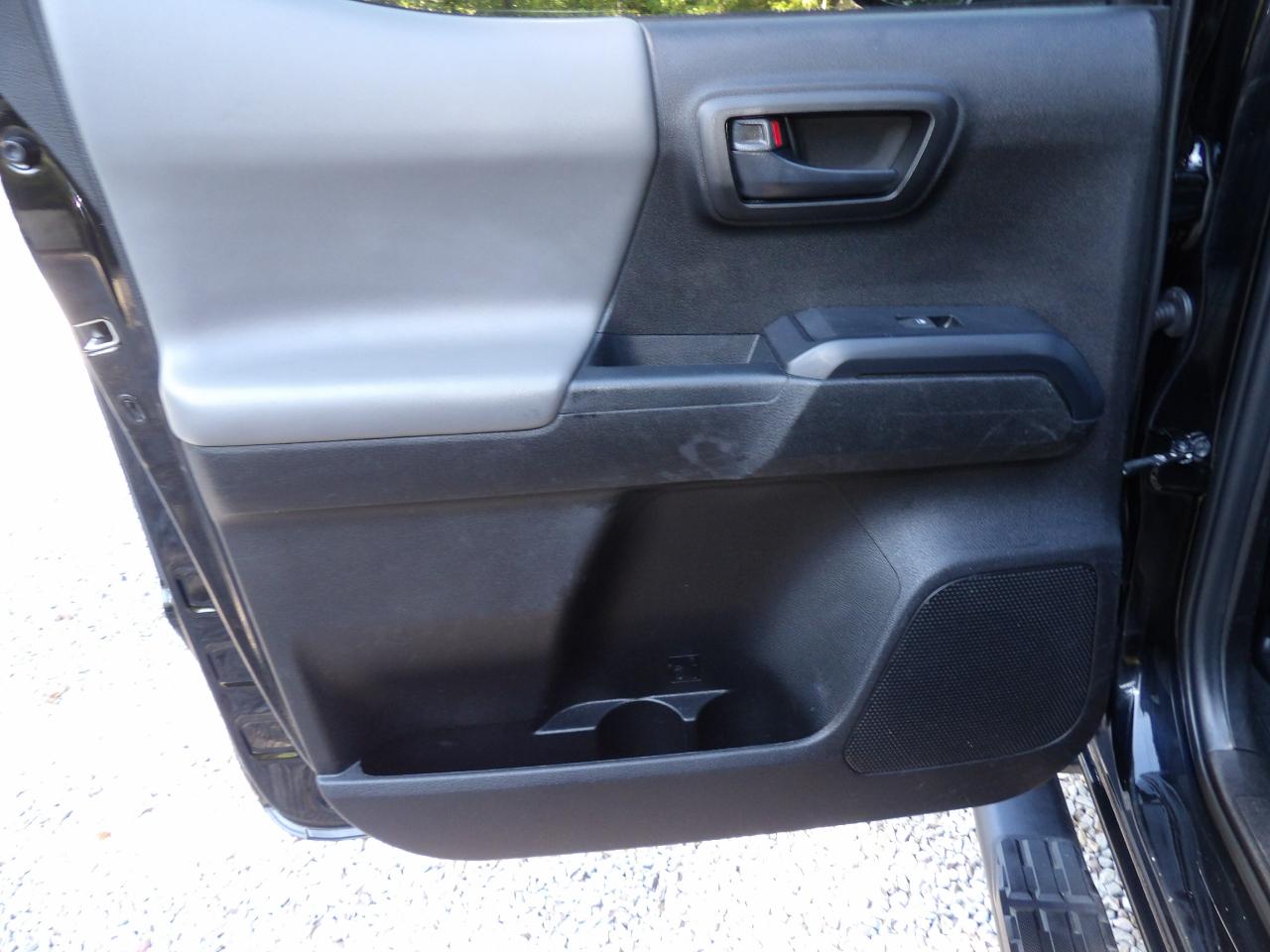 Toyota Tacoma 2WD SR Double Cab 5' Bed I4 AT (Natl) 2021