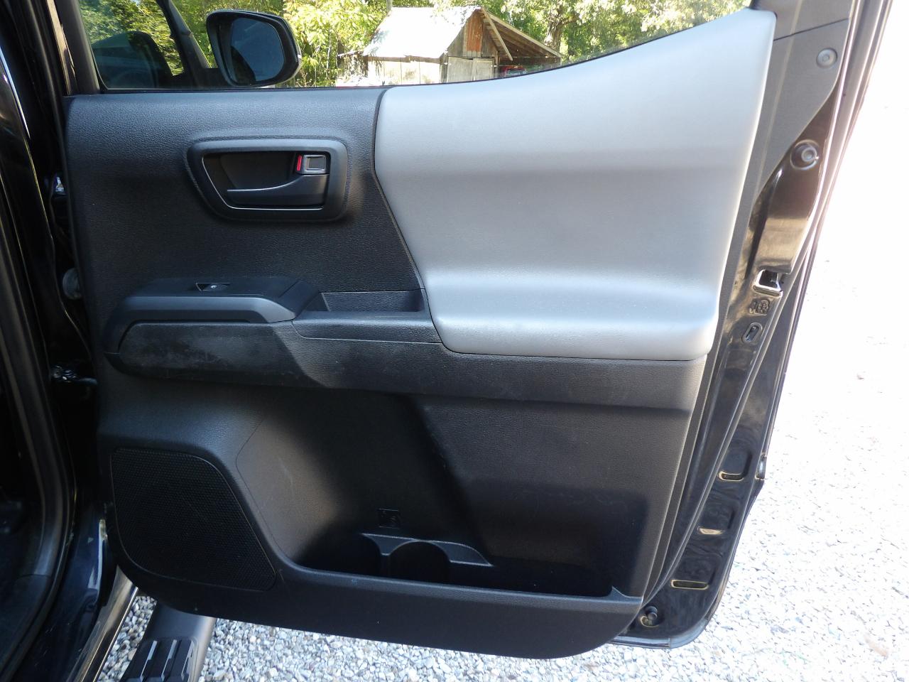 Toyota Tacoma 2WD SR Double Cab 5' Bed I4 AT (Natl) 2021