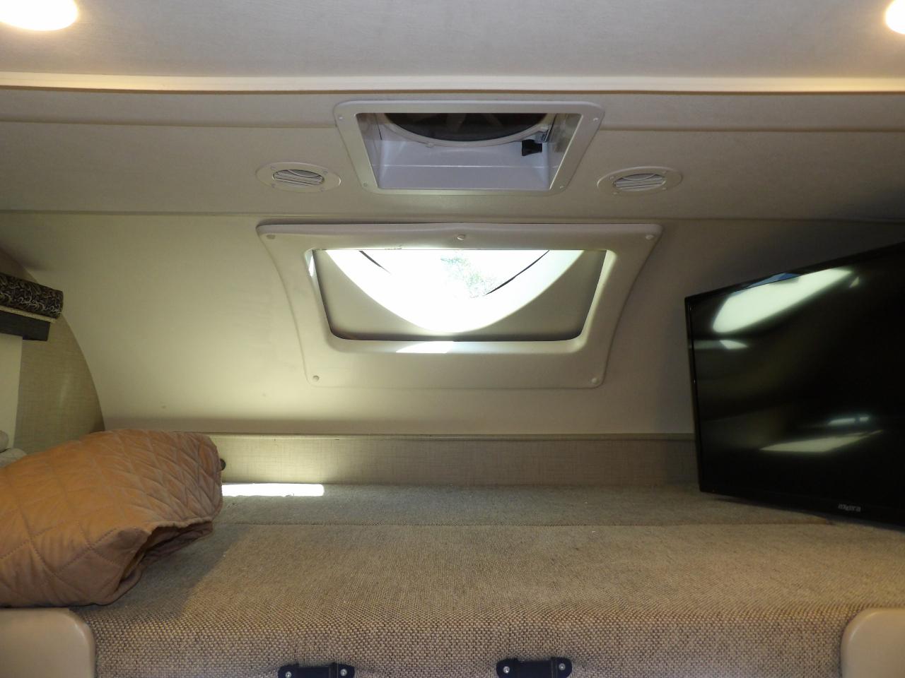 Thor Motor Coach Quantum  2018