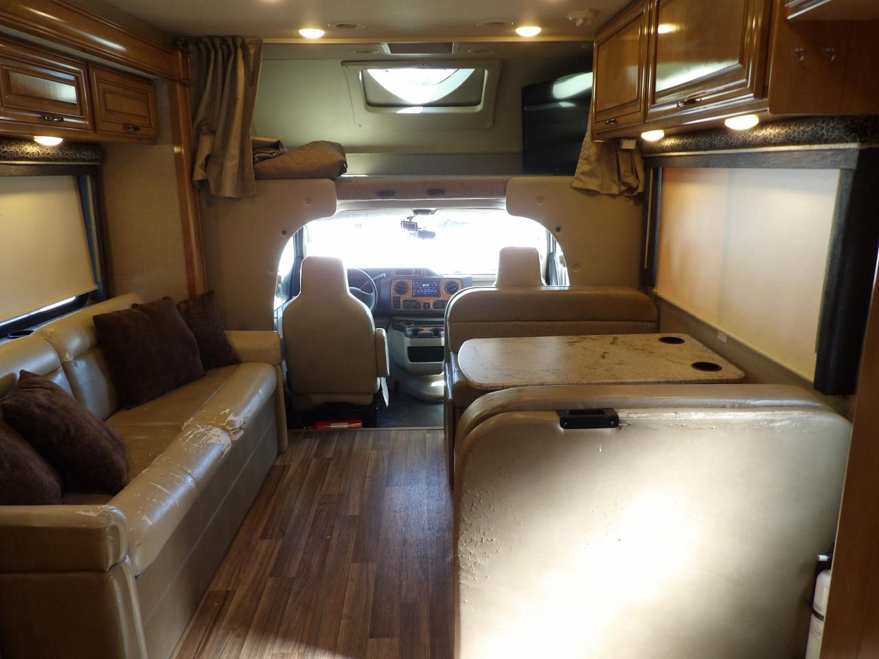 Thor Motor Coach Quantum  2018