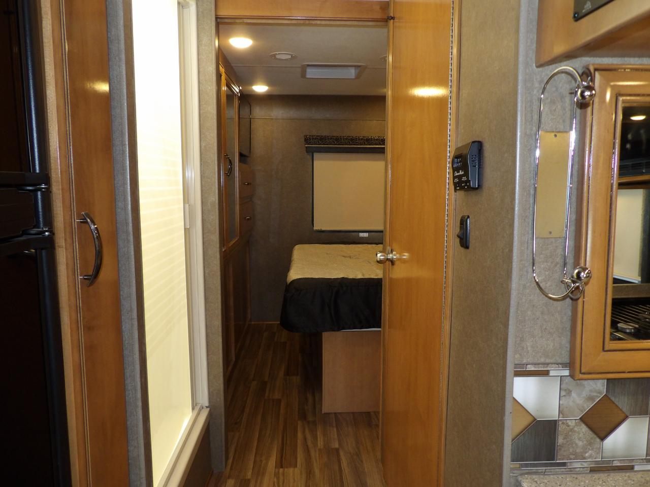 Thor Motor Coach Quantum  2018
