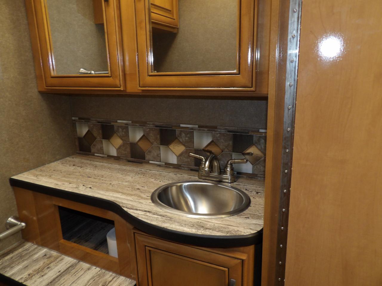 Thor Motor Coach Quantum  2018