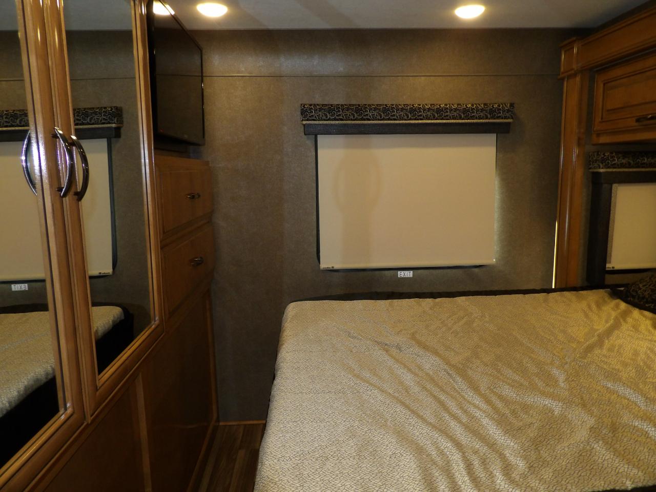 Thor Motor Coach Quantum  2018