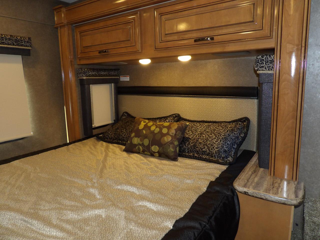Thor Motor Coach Quantum  2018