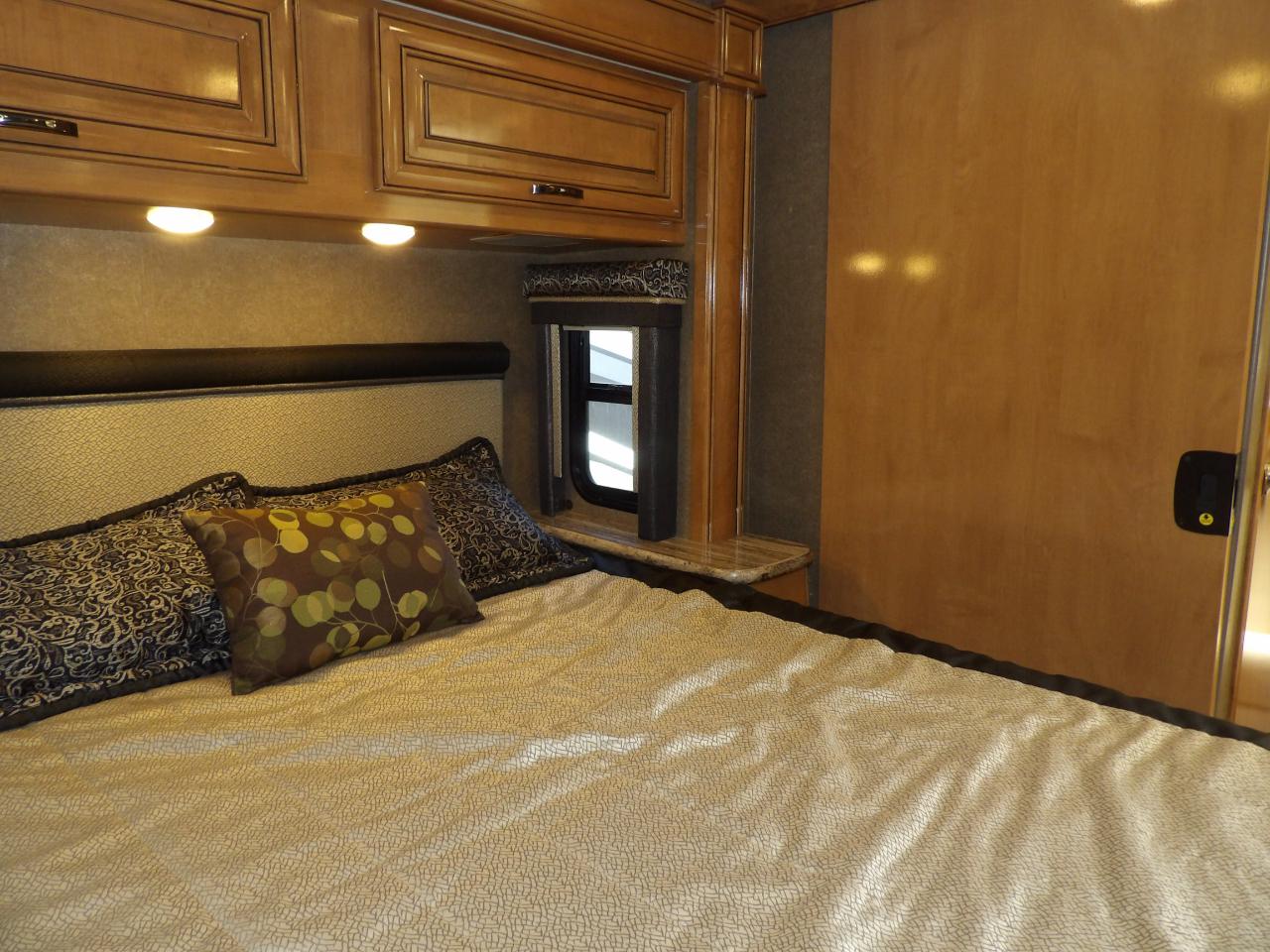 Thor Motor Coach Quantum  2018