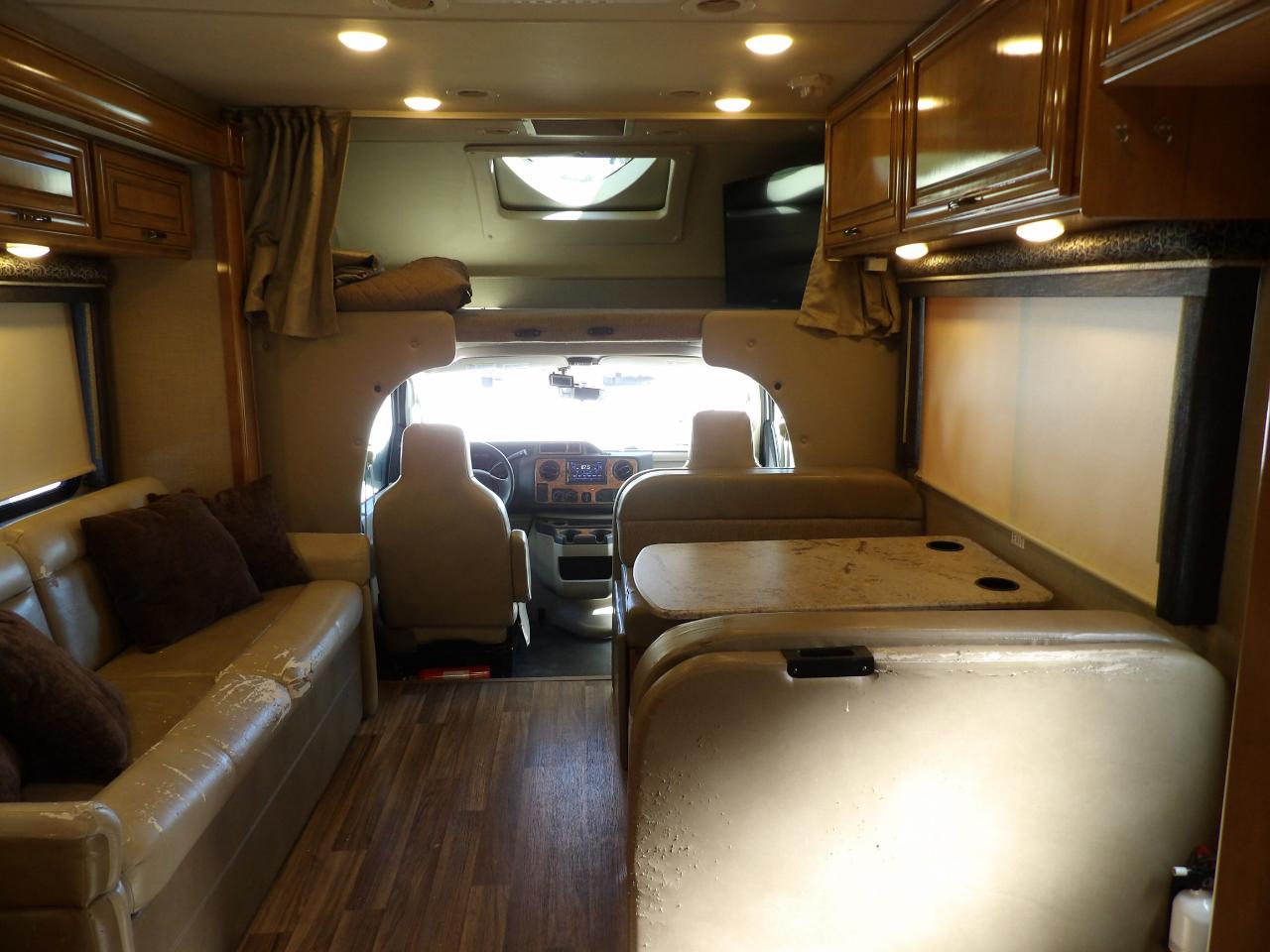 Thor Motor Coach Quantum  2018