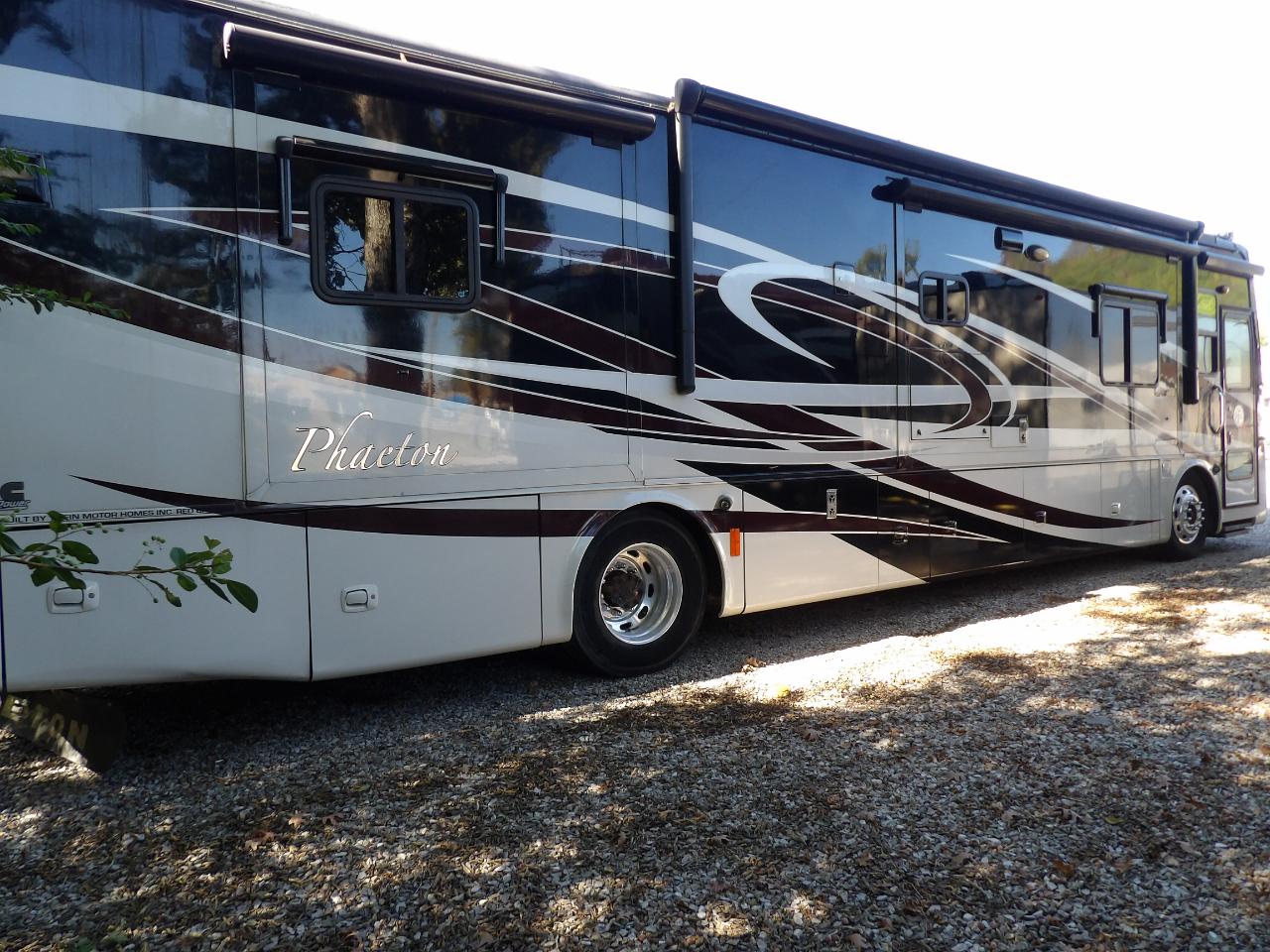 Tiffin Motorhomes Phaeton  2009